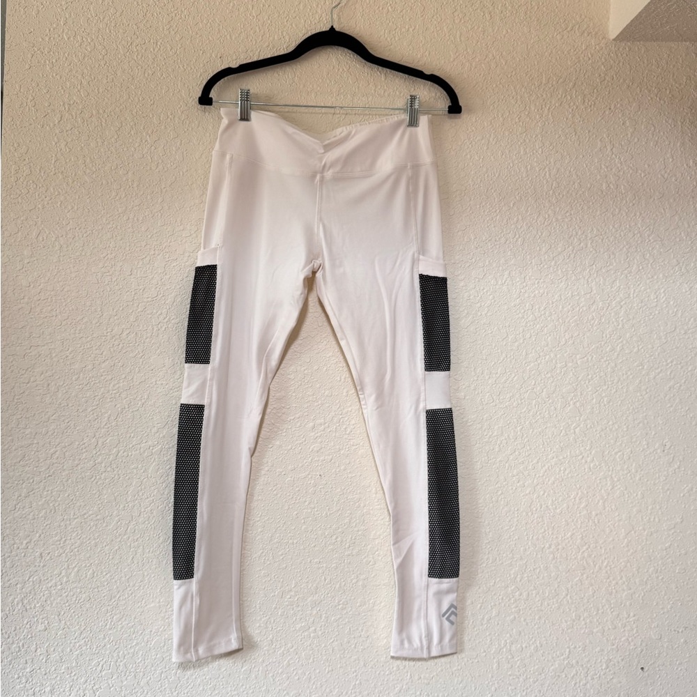 Beachbody White Leggings with Black Accents